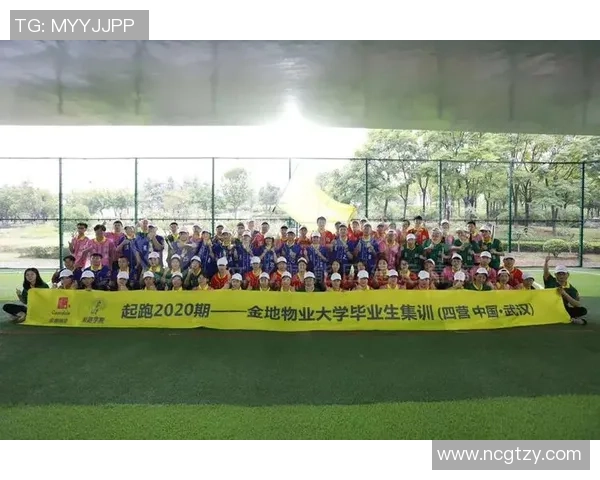 以骑士中路为核心探索战术布局与团队协作的新机遇与挑战 以骑士中路为核心探索战术布局与团队协作的新机遇与挑战