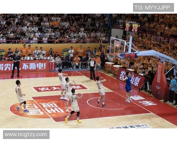 篮球赛场风云再起:聚焦新时代球员成长与战术革新 篮球赛场风云再起:聚焦新时代球员成长与战术革新